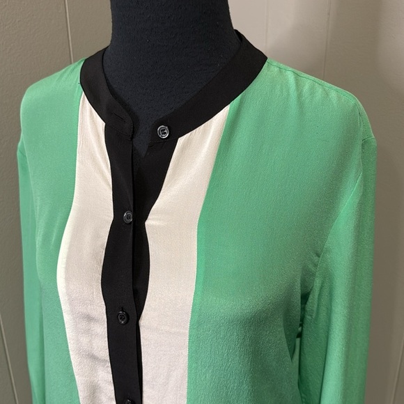 Victoria's Secret Women’s Small Silk Button Front Top Shirt Blouse Green Multi - Picture 3 of 9
